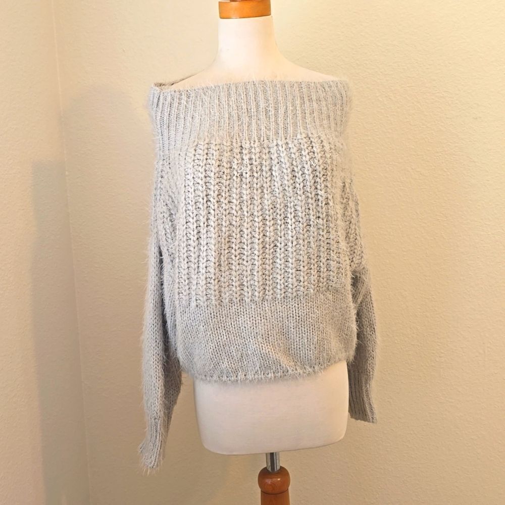 MIRACLE Knitted sweater Size small.